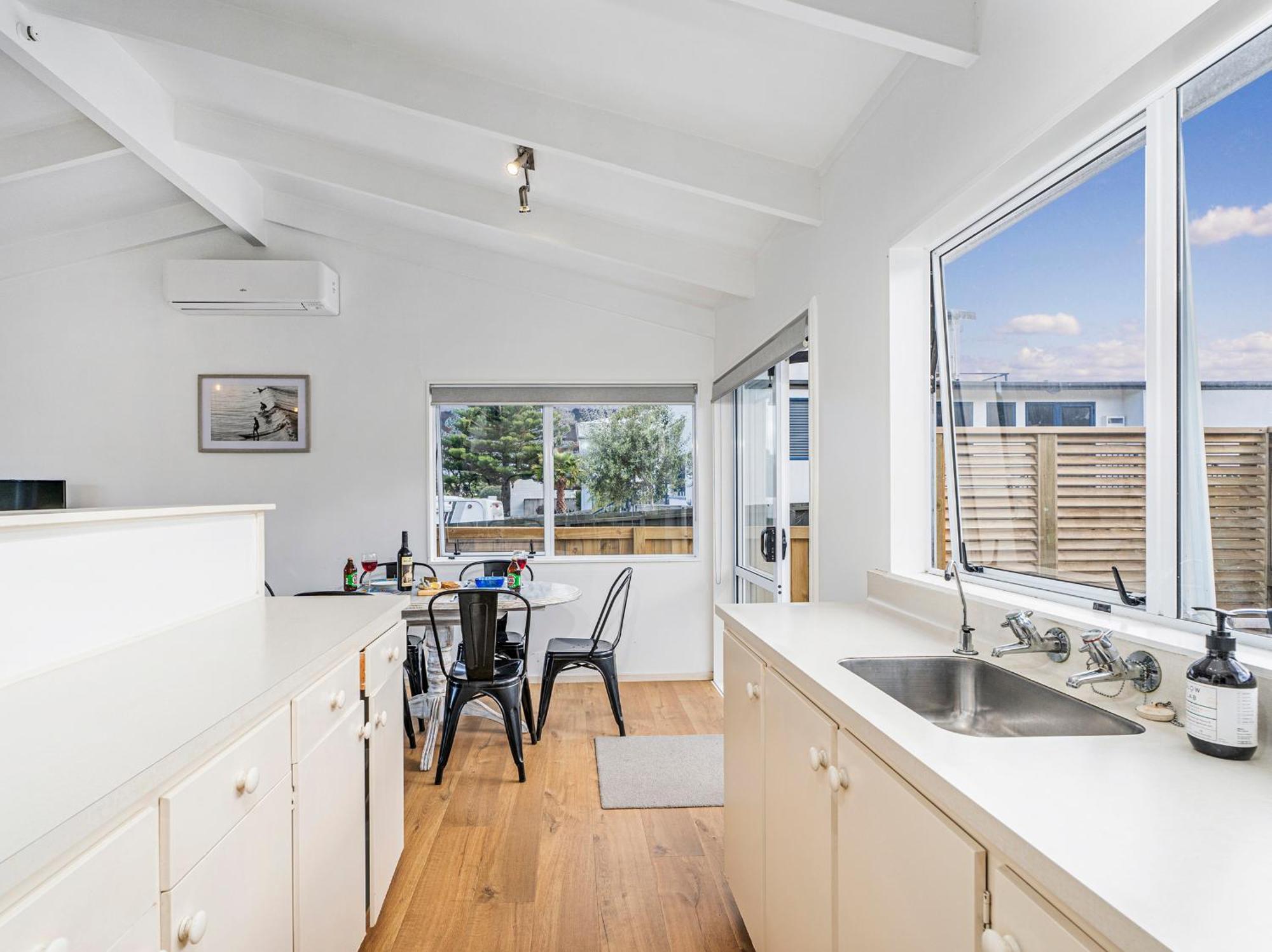 Retreat By The Beach - Pauanui Holiday Home ภายนอก รูปภาพ